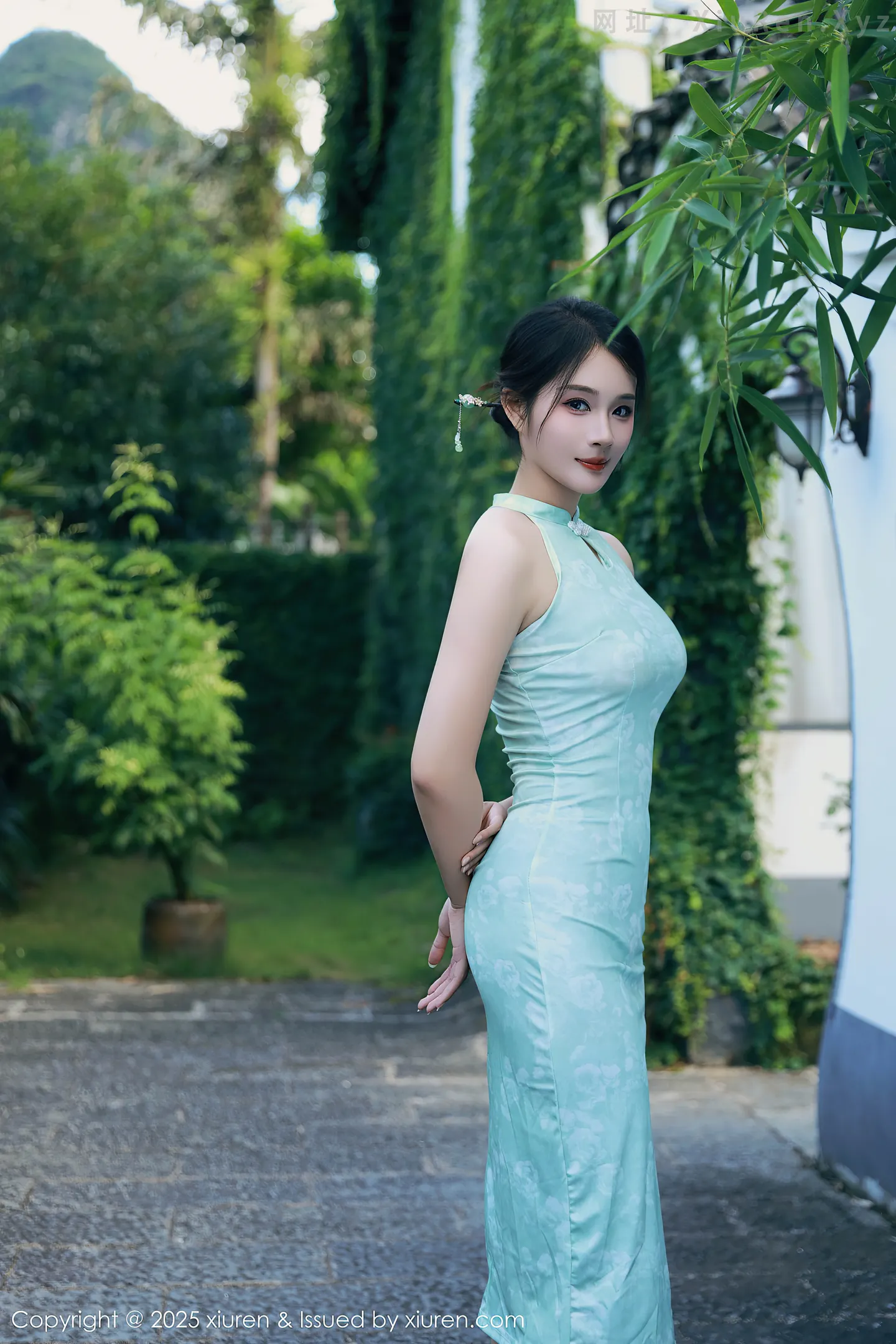 图片[5]-[XiuRen秀人网]VOL.10538 模特南乔性感浅绿色旗袍服饰配超薄无内肉丝秀完美身材诱惑写真84P-秀人网官方网站